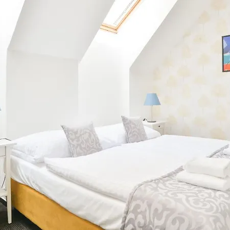 Hotel Bluebell 3*