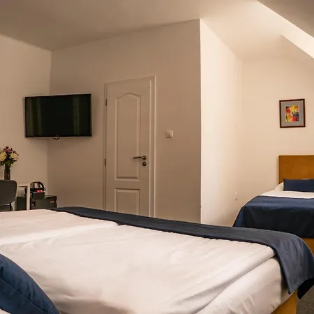 Hotel Bluebell