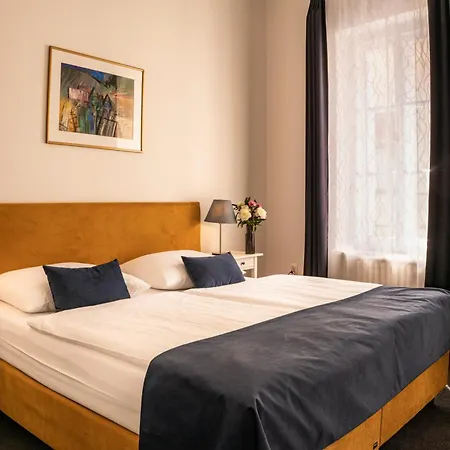 Hotel Bluebell 3*
