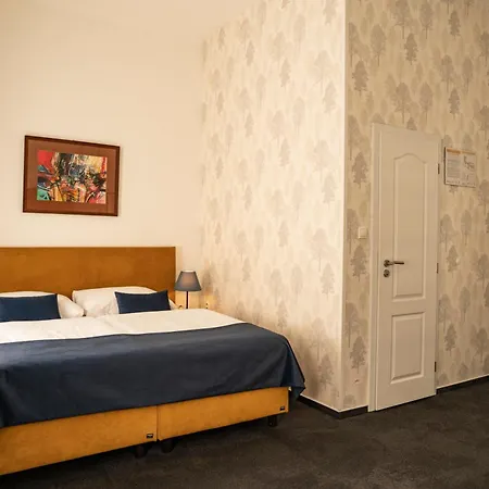 Hotel Bluebell 3*