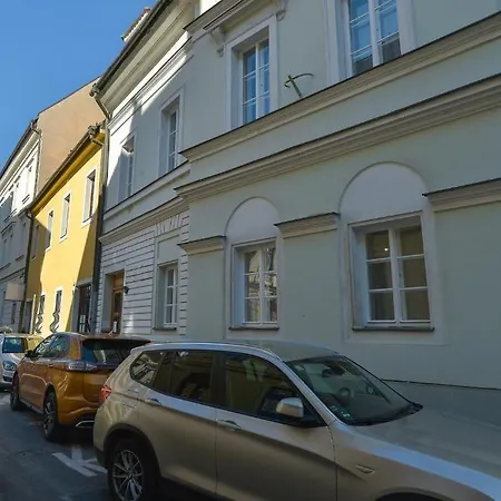 Bluebell 3* براتسيلافا