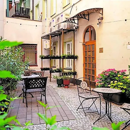 Bluebell Hotel Bratislava