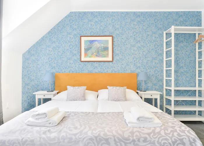 Отель Bluebell 3*