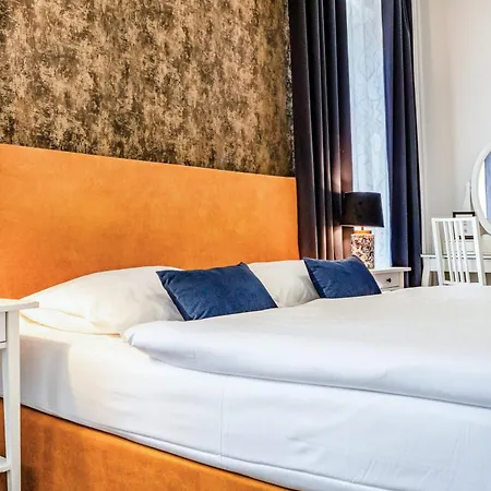 מלון Bluebell 3*